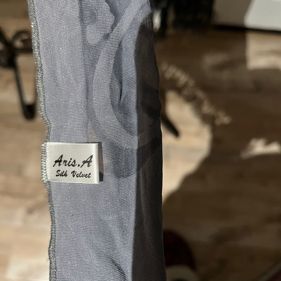 Aris A Silk Velvet Scarf - Picture 4 of 5